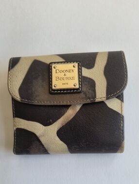 Vintage Dooney & Bourke Giraffe Print Bifold Leather Wallet